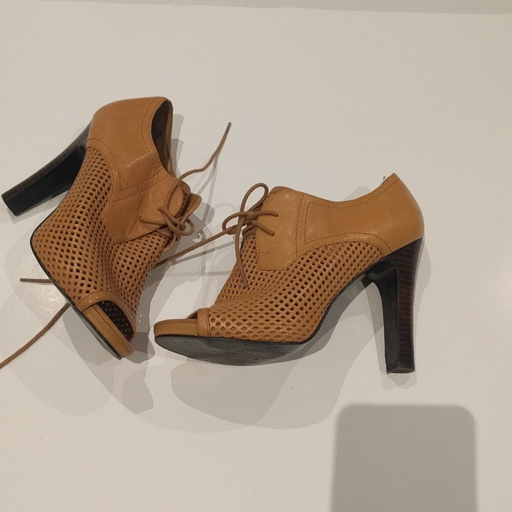 Genuine leather shoes by Nine West 🍀